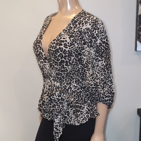 Banana Republic Leopard Print Wrap Top Peplum Hem Balloon Sleeve Low Vneck - Picture 6 of 13